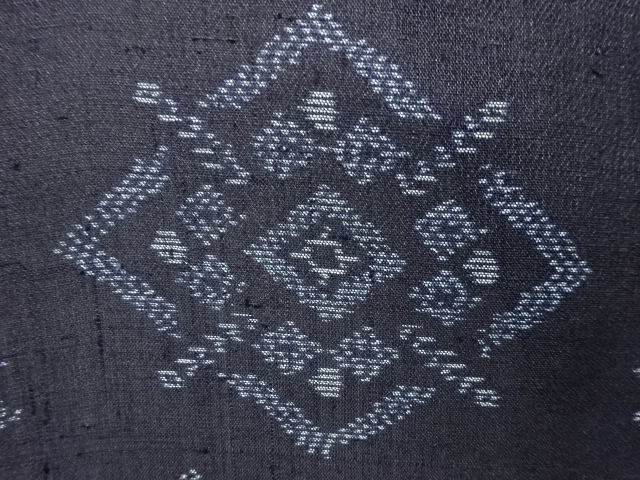 JAPANESE KIMONO / ANTIQUE SUMMER KIMONO / SILK / OSHIMA TSUMUGI / WOVEN RHOMBUS